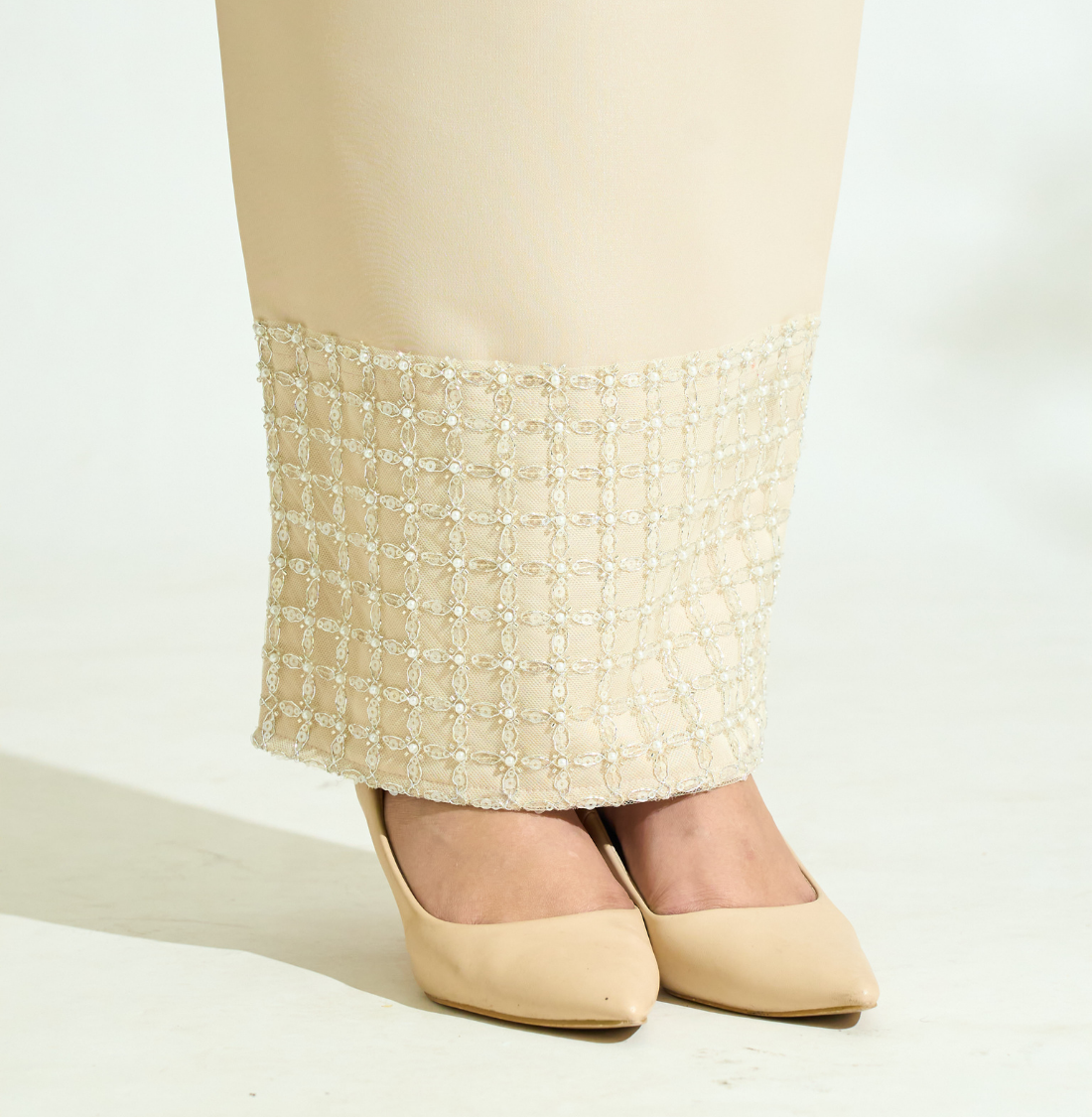 Velara in Sand Champagne