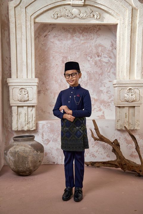 photo_6323121956811030127_y