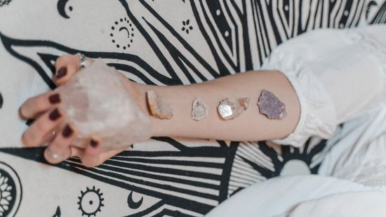 水晶排列療癒 | 蔦嶼✕肉體靈魂藝術實驗