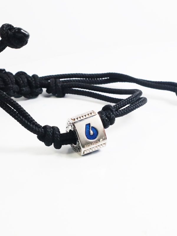6 black string