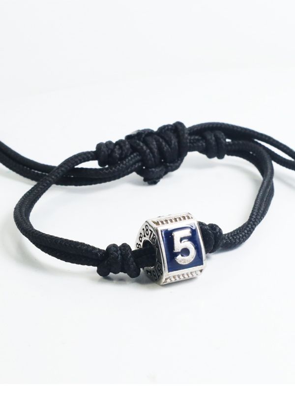 5 black string