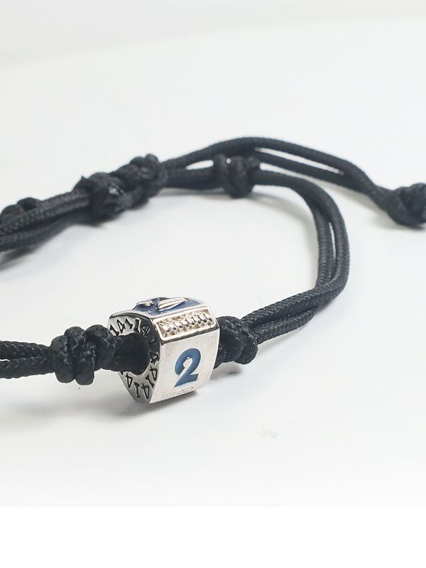 2 black string