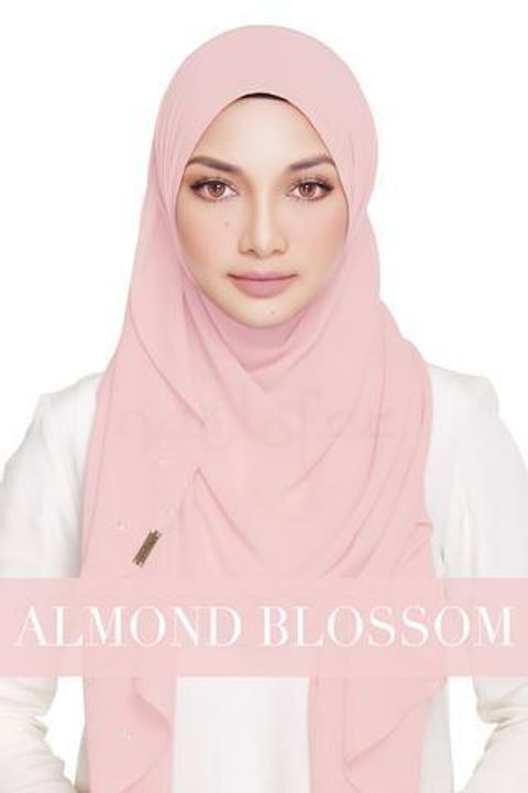 Lady_Warda_-_Almond_Blossom_large