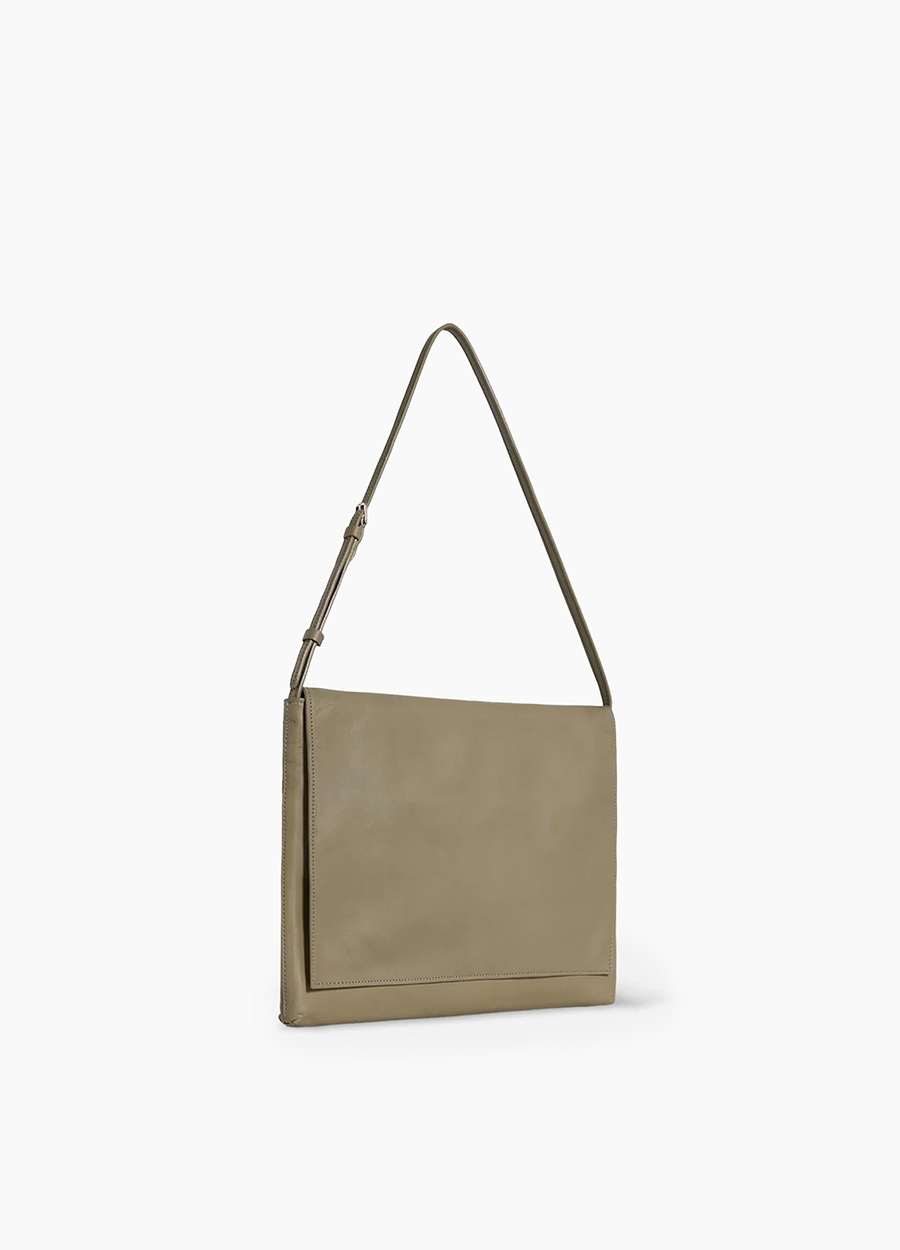 Nan-綠色羊皮-斜面白底