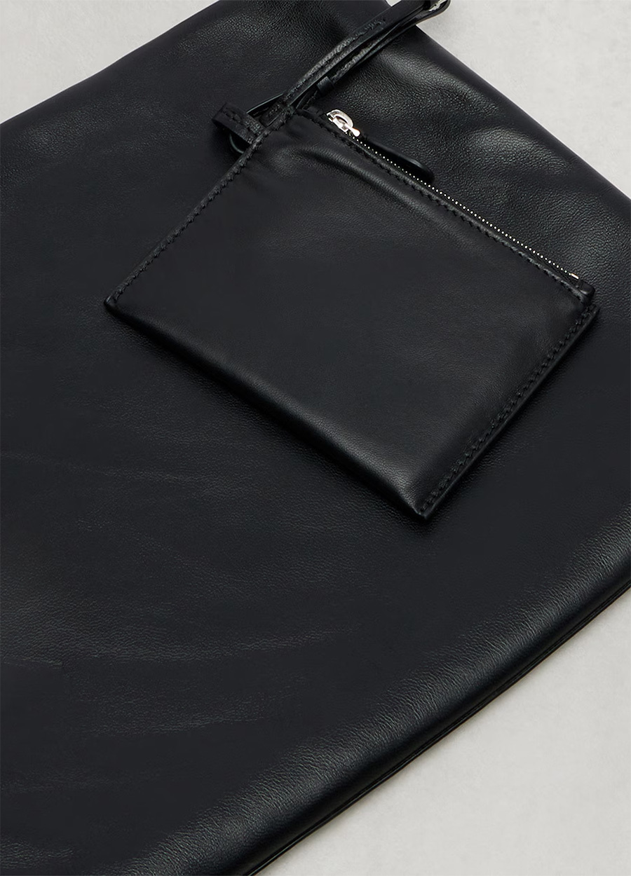 Nan-黑色羊皮-細節