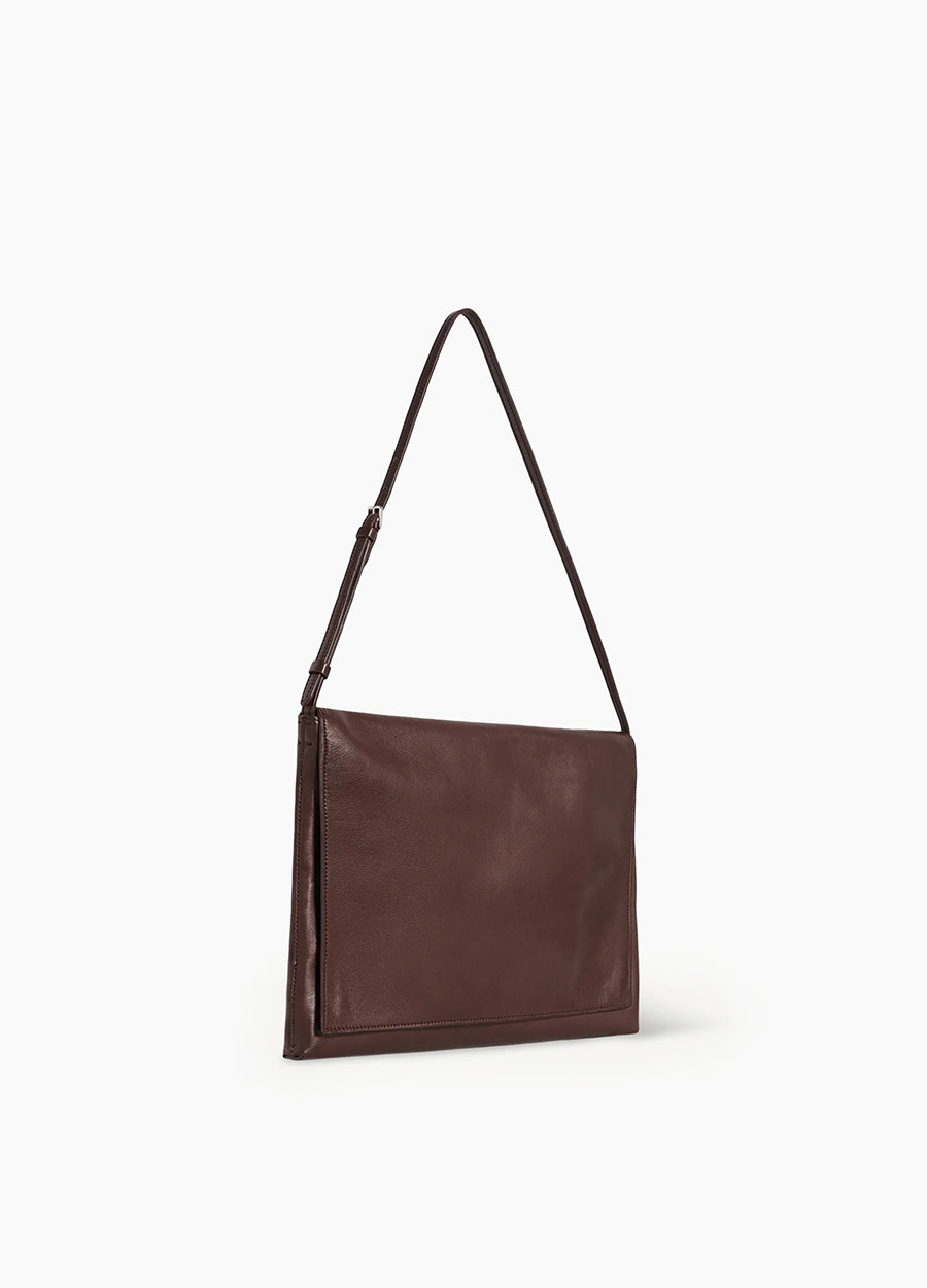 Nan-咖色羊皮-斜面白底