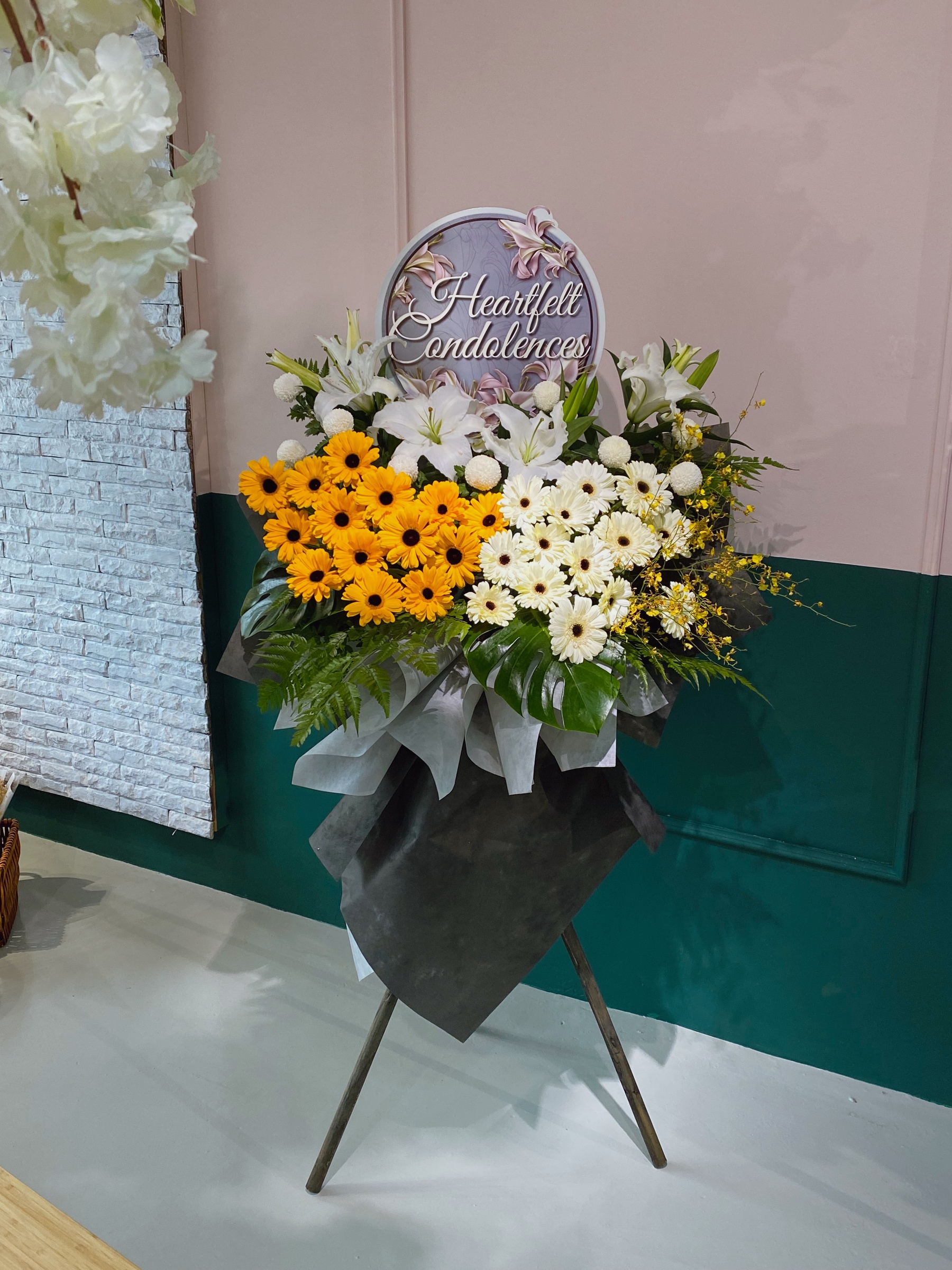 Floristr Seremban Condolence Stand Your Angel.JPG