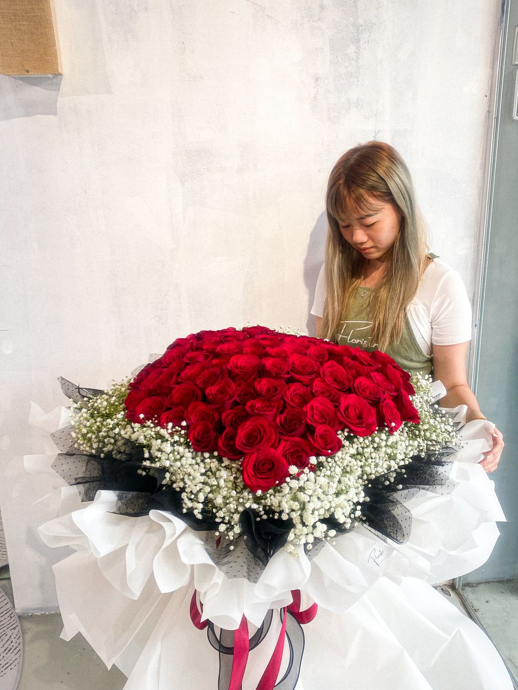 Floristr_Florist_Seremban_Flower_Bouquet_Valentine_2023_Luxury 99 1