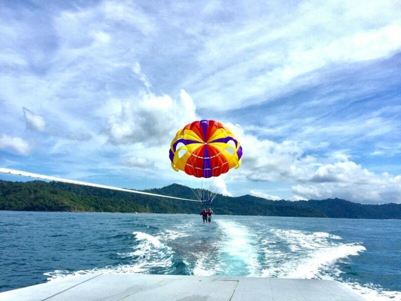 PARASAILING01.jpg