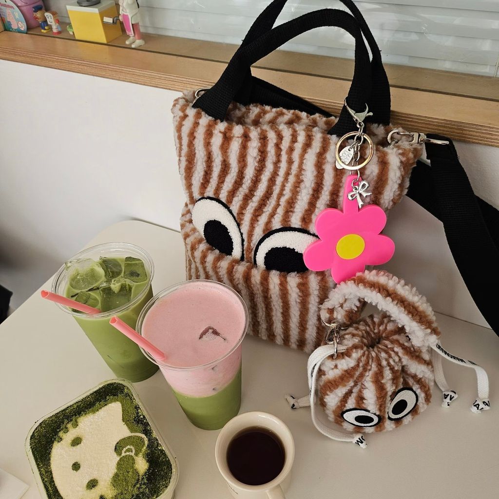 售價不包含迷你小掛包