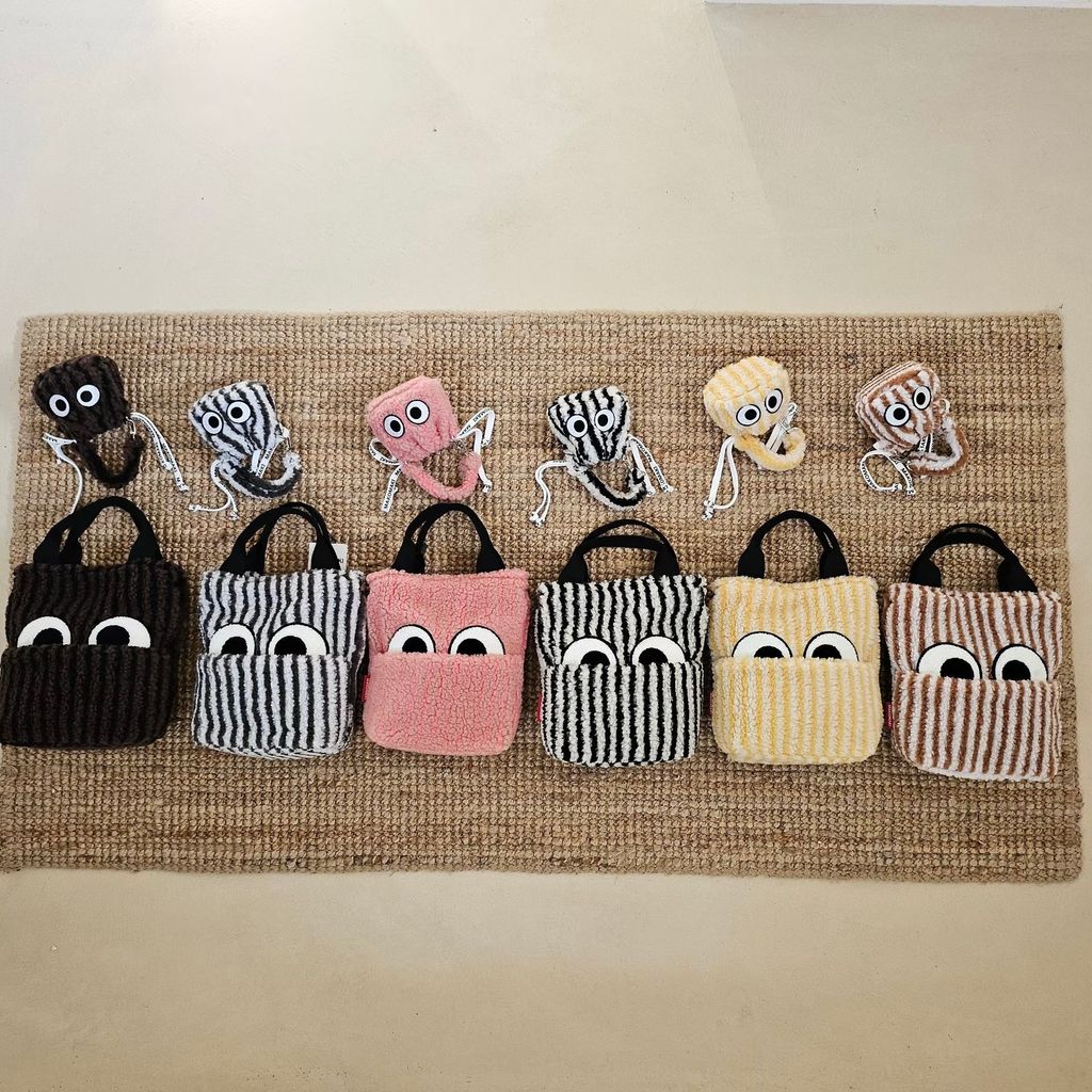 售價不包含迷你小掛包