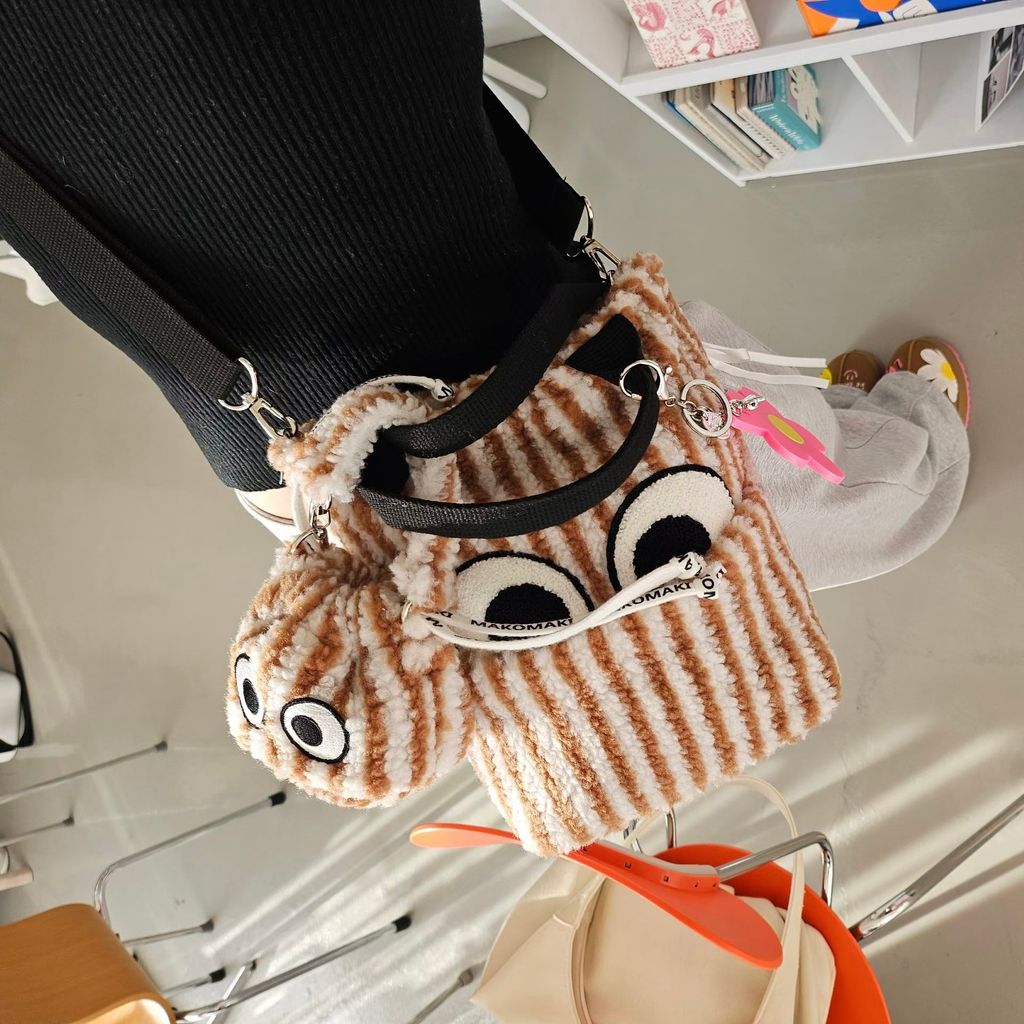 售價不包含迷你小掛包