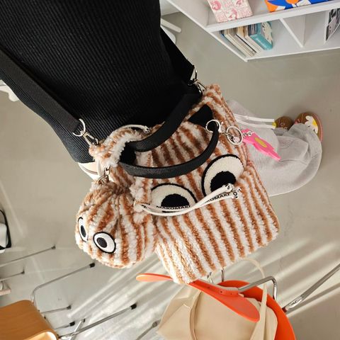 售價不包含迷你小掛包