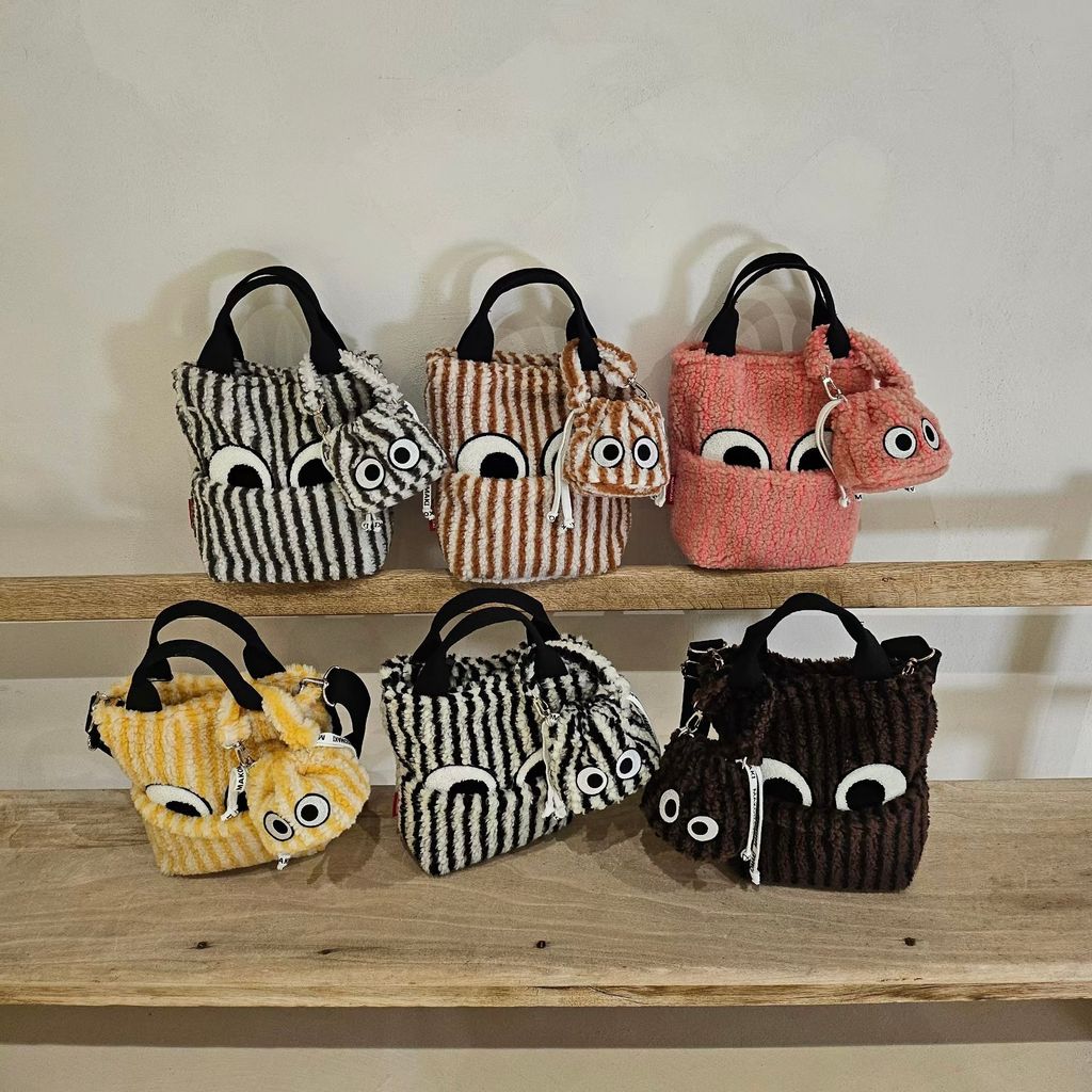 售價不包含迷你小掛包