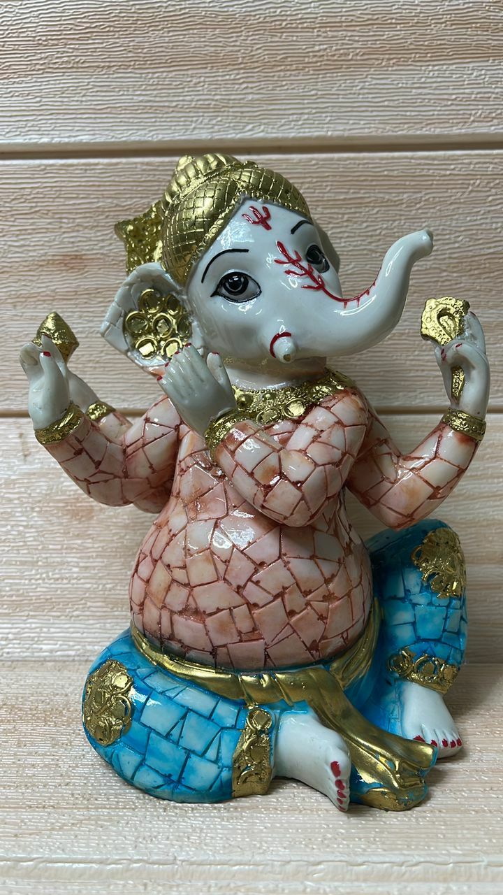 Sharanya Subramaniam - 'Nardhana Vinayagar' Lord Ganesha in a dancing pose  is something I found so unique and beautiful to look at. This was made by  me as a wedding gift for