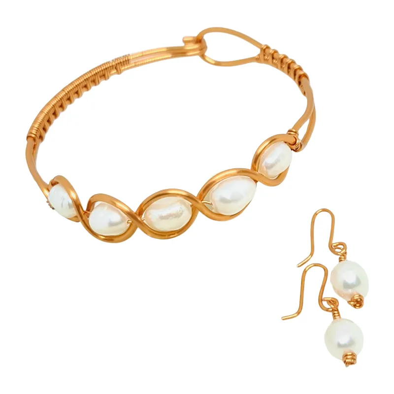 Freshwater Pearls 2 pieces Gift Set - Copper Bangle and Copper Earrings featuring Freshwater Pearls