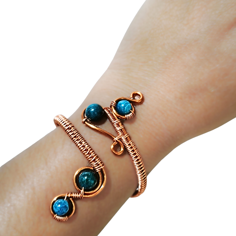 Sway Copper Bangle with Blue Apatite