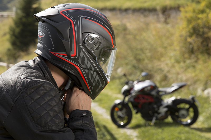 How to choose the correct size of motorcycle helmets Bikers Stop