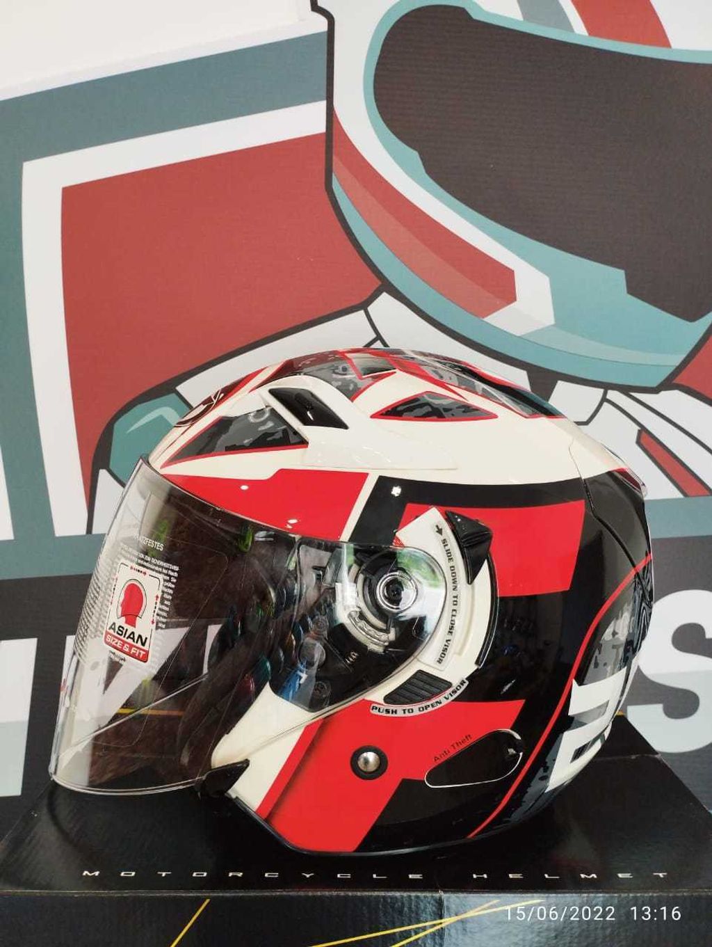 Fabio quartararo hotsell helmet kyt