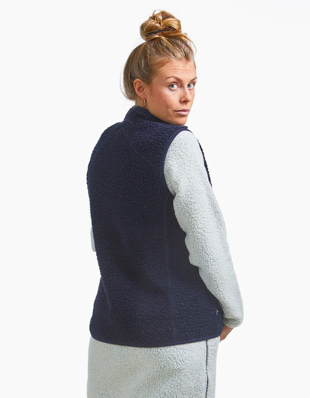aw125-w-nb-9