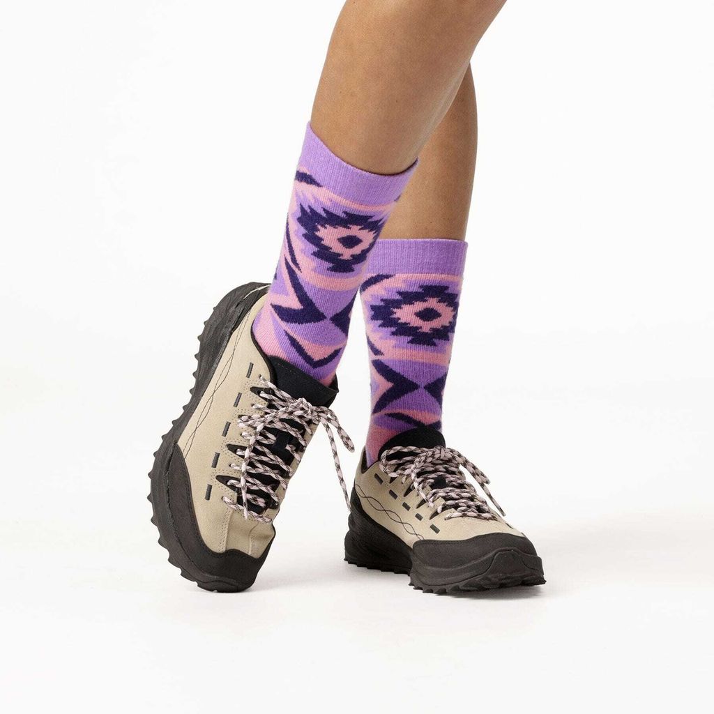 F1090-2230_Retro_Pullover_feet1_a4927ec3-a0e2-48d5-800d-963316fb5d3e