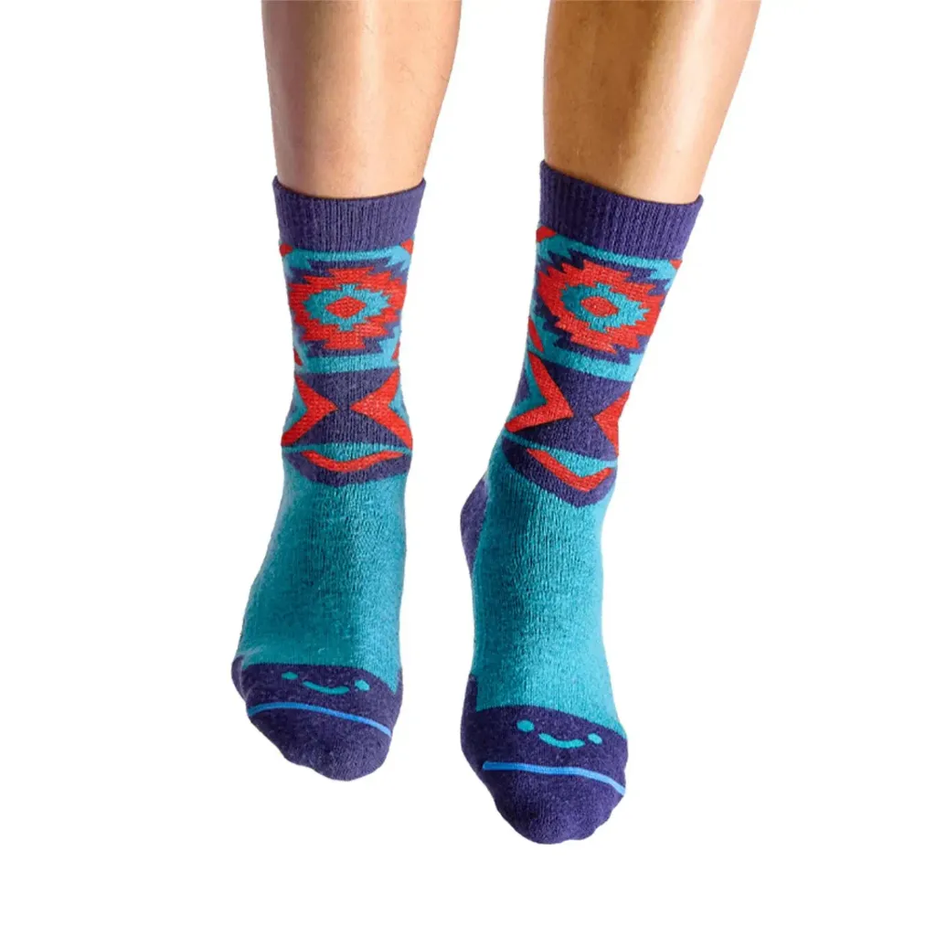 F1090-Pullover_Feet_red