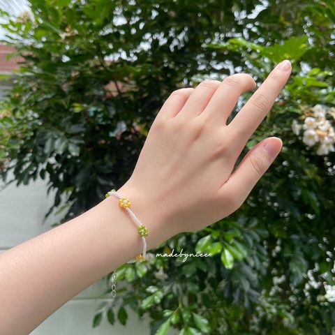Daisies in Bloom Bracelet 2 (Watermarked).JPG