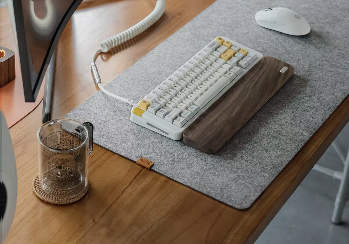 Beesir Felt Mouse Pad Clicky.MY