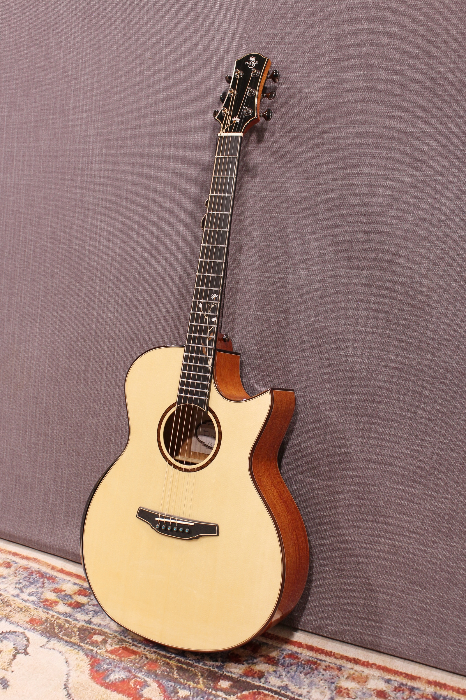 S-60GAC Naga Guitars 空しい