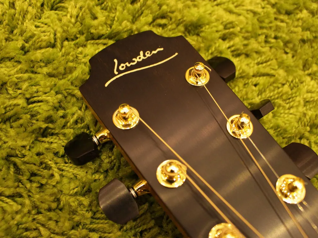 Lowden-Wee35RW_03.jpeg