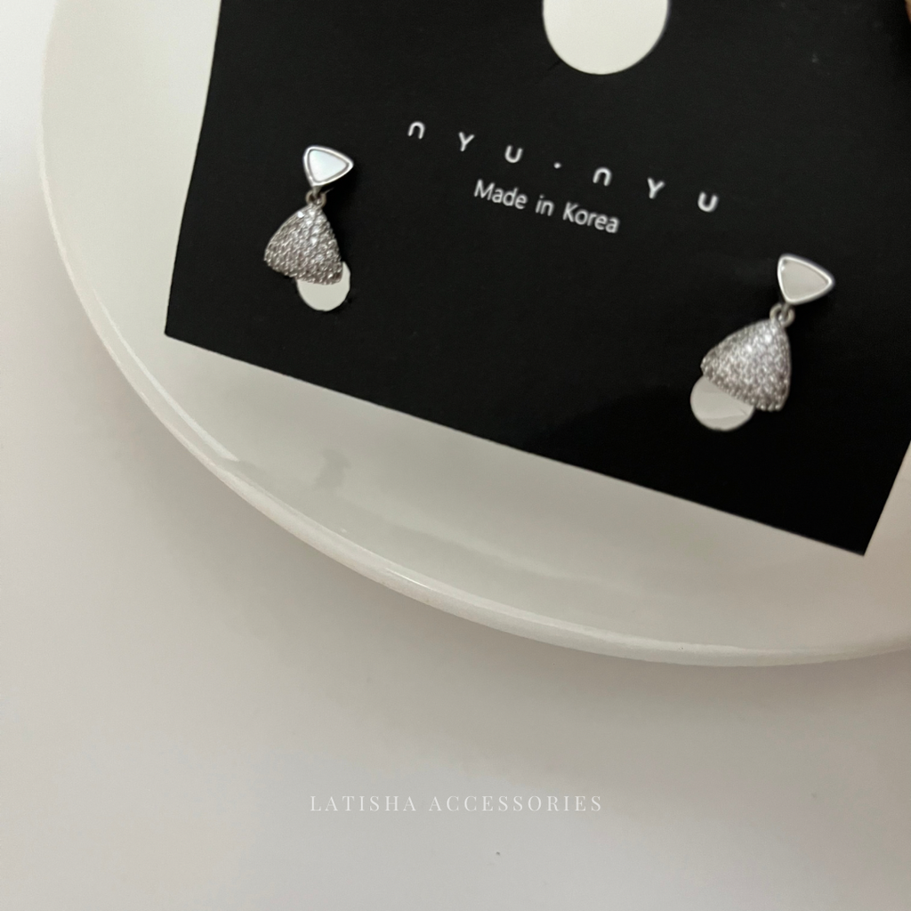 18F28620-82BC-46C0-98F6-1C2E1AC7AAEE