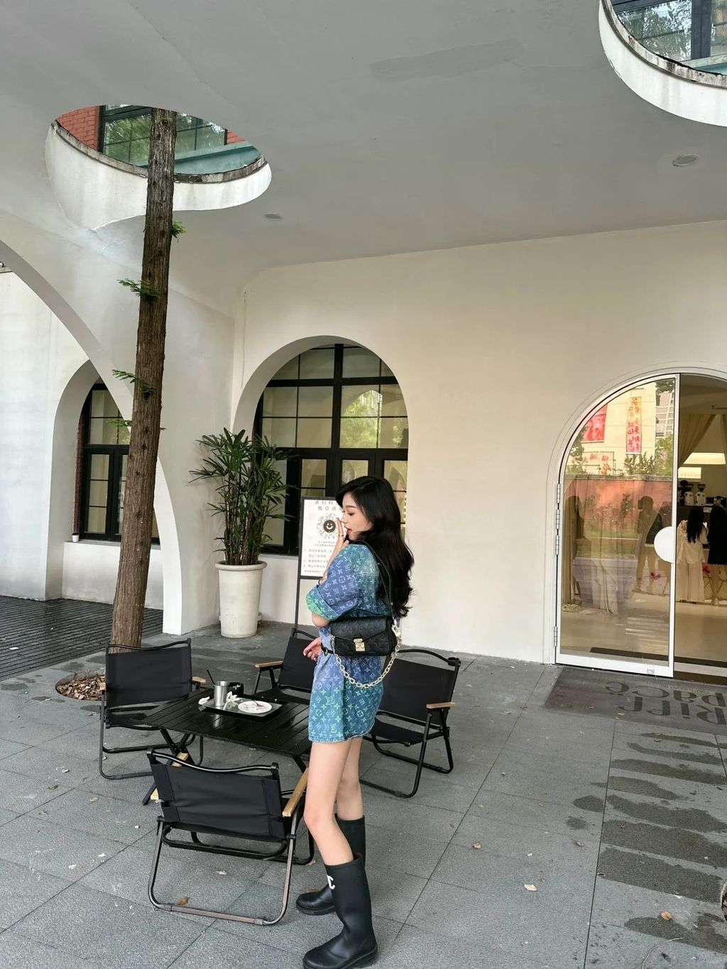 挑战上身100只大牌包 _ Lv新款黑皮邮差mini_2_小慧_来自小红书网页版