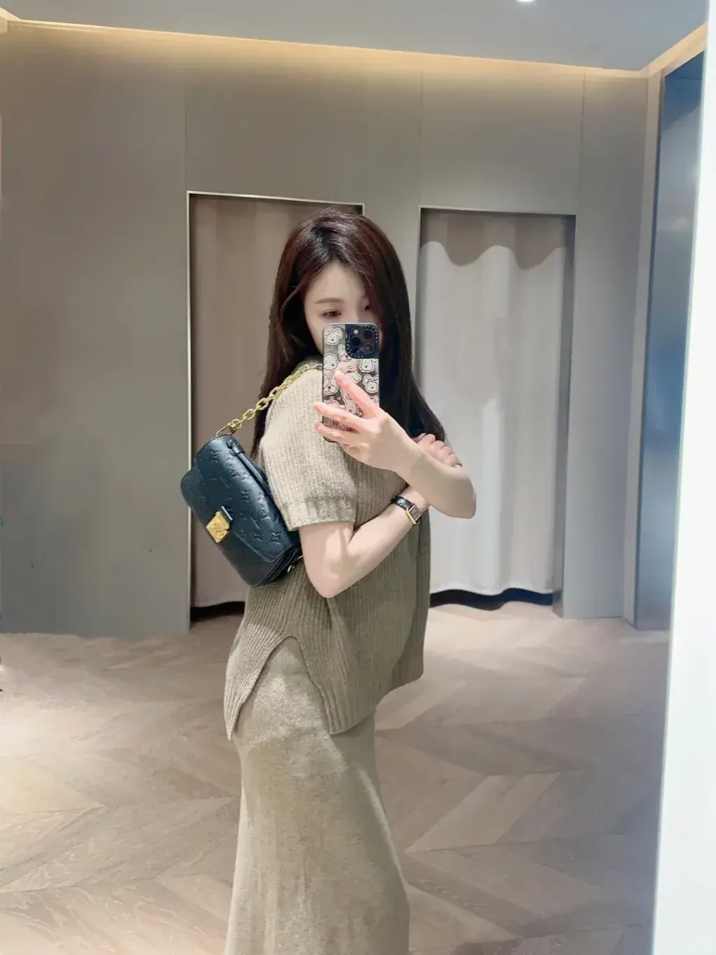 挑战上身100只大牌包｜Lv新款黑皮邮差mini_2_VI薇奢品买手店_来自小红书网页版