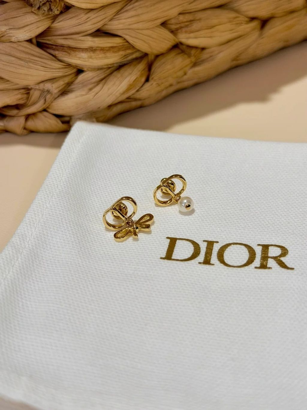 Dior26ss✨被夸爆的小耳钉呀✨好美🥰_7_MeeNAPi中古_來自小紅書網頁版