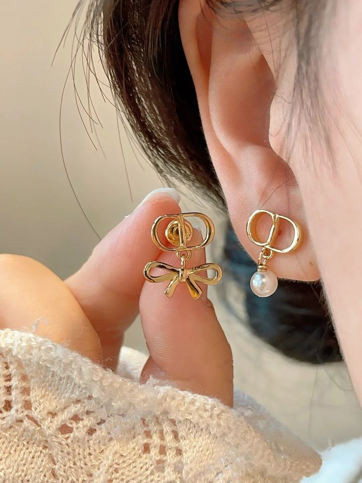 Dior26ss✨被夸爆的小耳钉呀✨好美🥰_3_MeeNAPi中古_來自小紅書網頁版