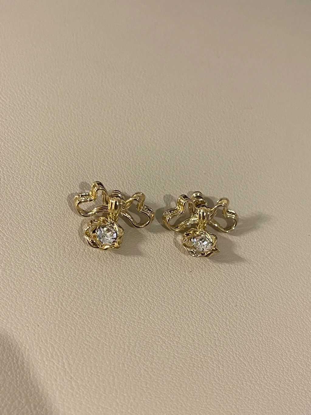 可以一直戴的Dior蝴蝶结耳钉🎀_4_sherry奢品_來自小紅書網頁版