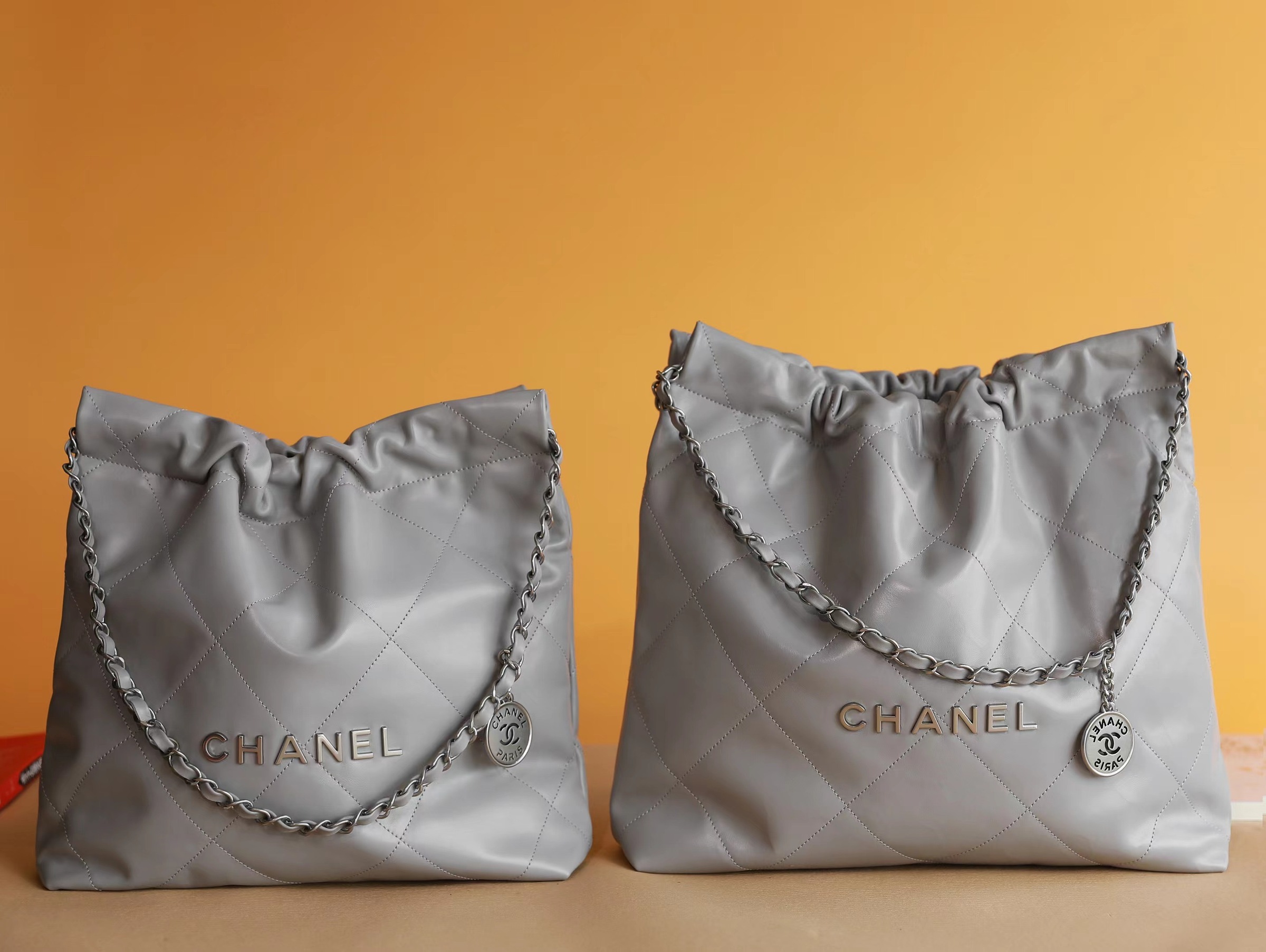 CHANEL 22 灰色銀釦手提包35/39 [CH0074]