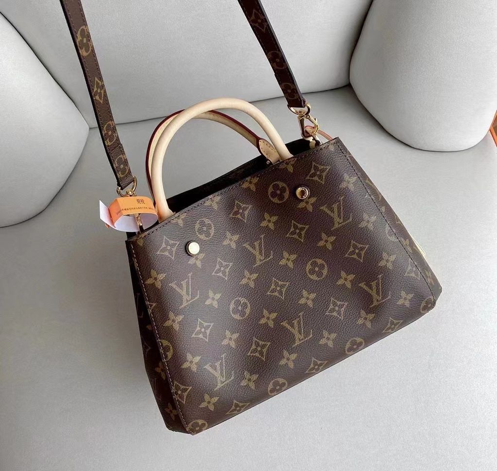 Louis vuitton 2024 montaigne bb black