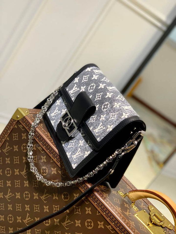 lv-m21458-louis-vuitton-dauphine-mm-bag-grey-002-luxibags.ru