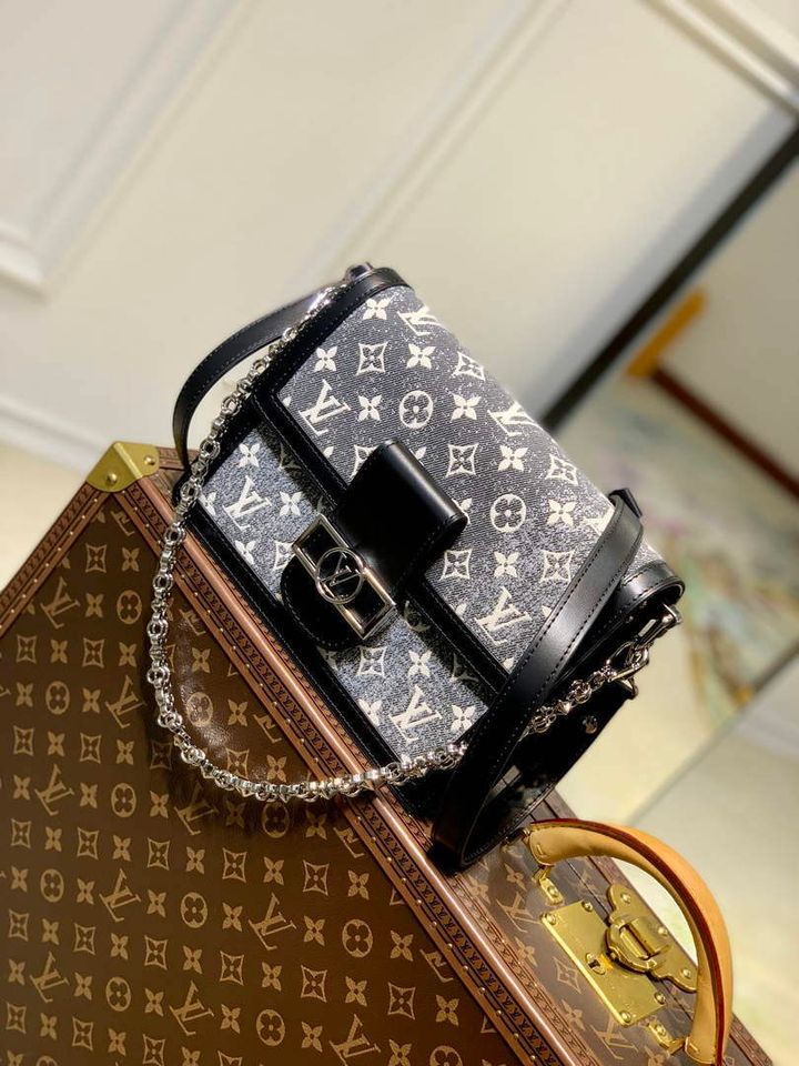 lv-m21458-louis-vuitton-dauphine-mm-bag-grey-001-luxibags.ru