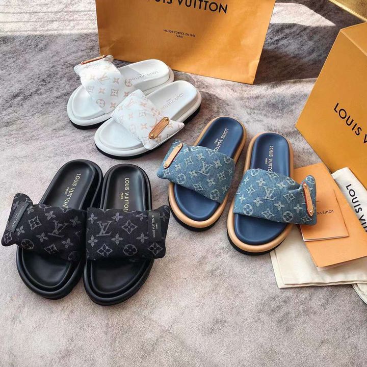 LV POOL PILLOW 平底拖鞋  1ACJVH