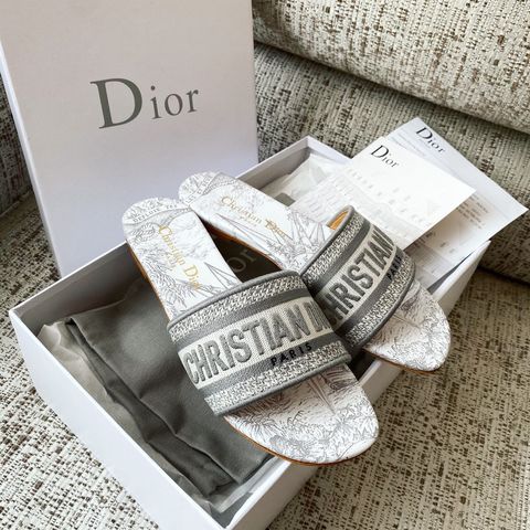 DIOR DWAY 刺繡平底拖鞋:跟拖鞋2