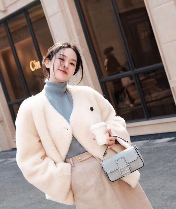 FENDI MINI BAGUETTE 縫線設計法棍包 寶寶藍色2