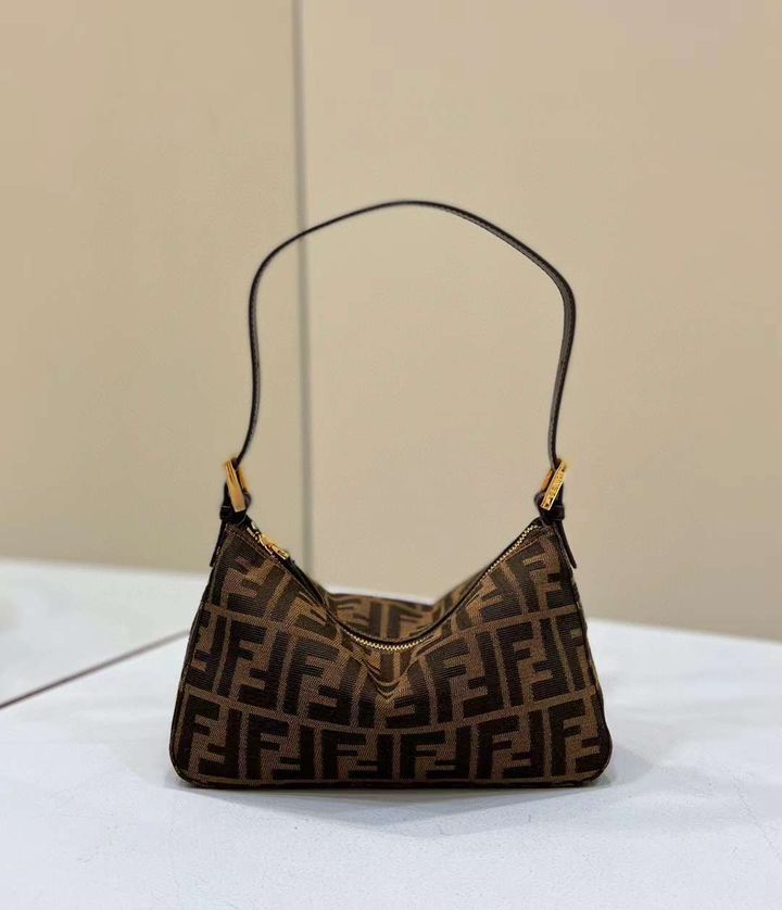 FENDI ZUCCA 老花中古腋下包 