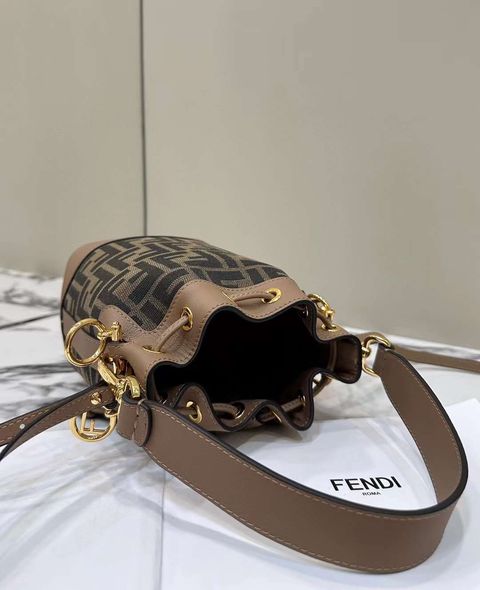 FENDI MON TRESOR 棕色織錦布料迷你水桶包 3