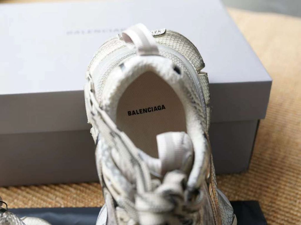 BALENCIAGA 夏季系列 3XL SNEAKER 復古做舊運動老爹鞋 杏色3