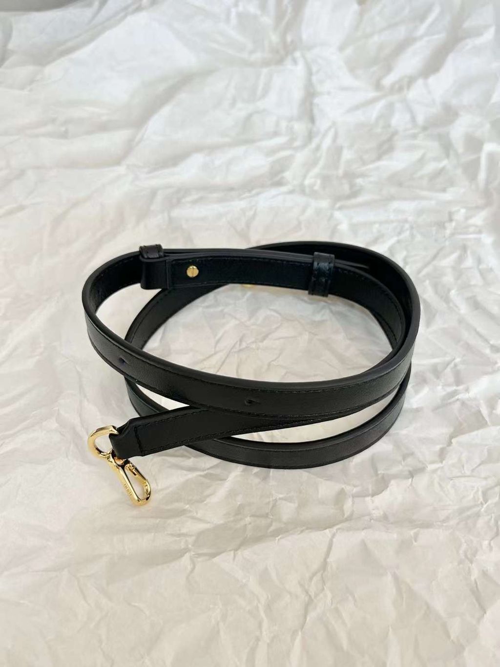 LOEWE MINI PEBBLE 水桶包7