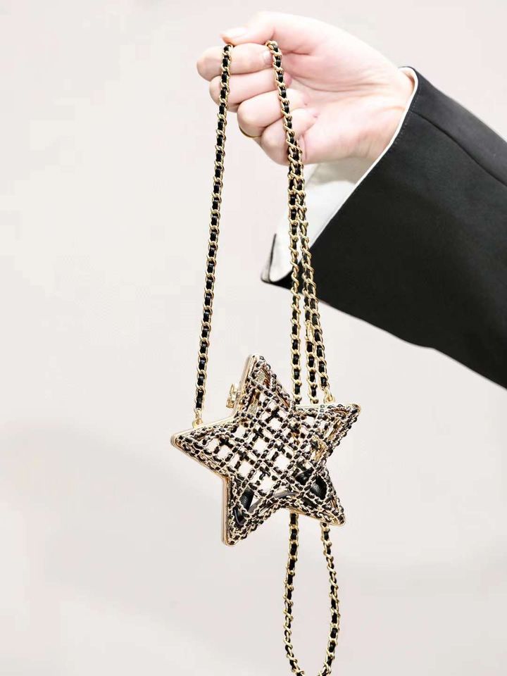 CHANEL 金屬星星晚宴包:小廢包 黑色