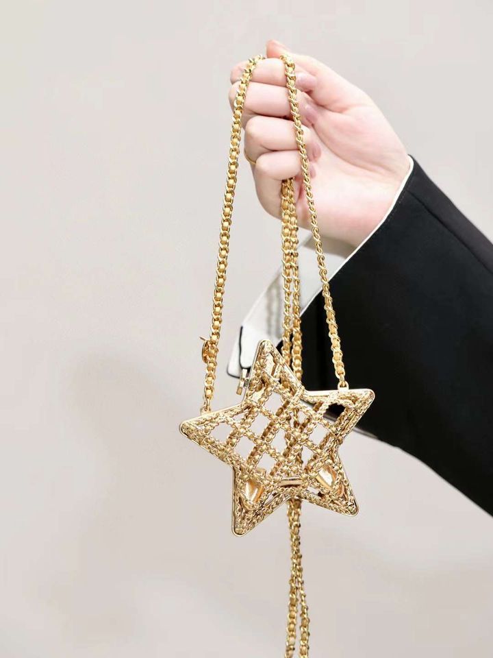 CHANEL 金屬星星晚宴包:小廢包 金色1
