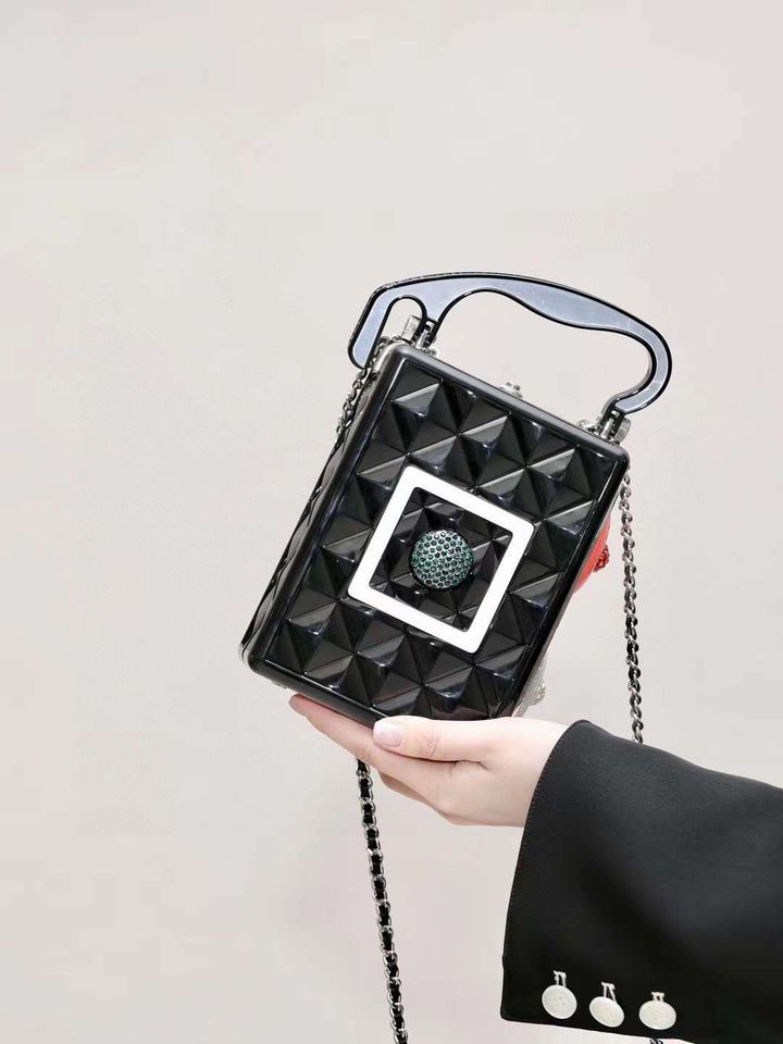 CHANEL 走秀款 手提音響鏈條包 1